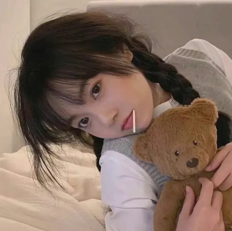女孩罗塞玛莉